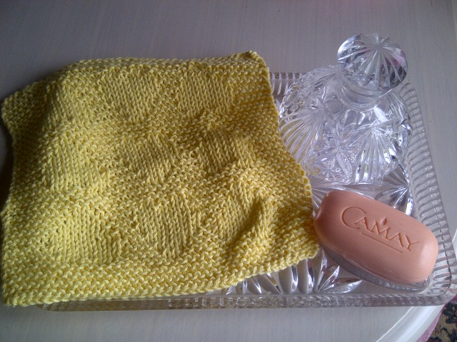 Knitted In Scotland - 100% Cotton Lemon Wash Cloth - Excellent For Baby