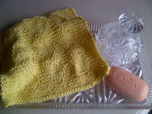 Lemon Baby Heart Cotton Wash Cloth - Excellent For Baby Or Yourself - Hand Kntted In Scotland